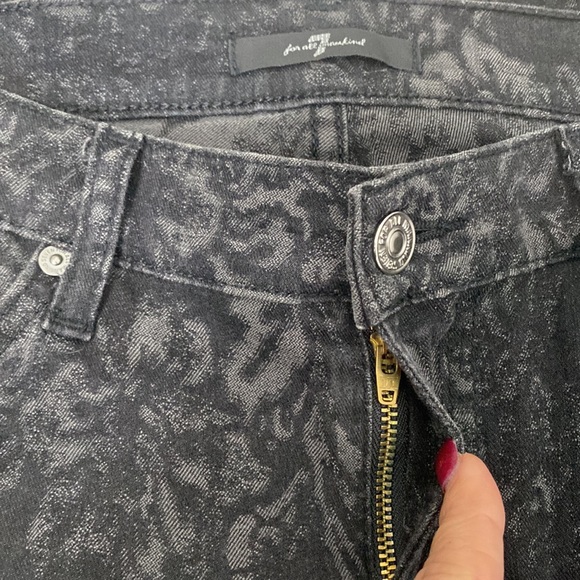 7 FOR ALL MANKIND GWENEVERE FLORAL JACQUARD JEANS - Picture 7 of 12